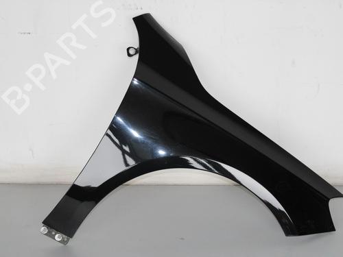 Used Right front fenders MERCEDES-BENZ A-CLASS (W176) A 160 (176.041) (102 hp) 29920647