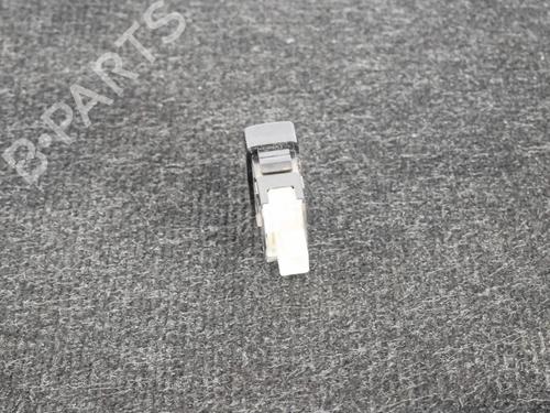 Used Switch TOYOTA HILUX VII Pickup (_N1_, _N2_, _N3_) 2.5 D-4D 4WD (KUN25) (144 hp) 6749615