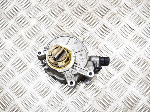 Used Vacuum pump BMW 5 (F10) 550 i (408 hp) 10070941