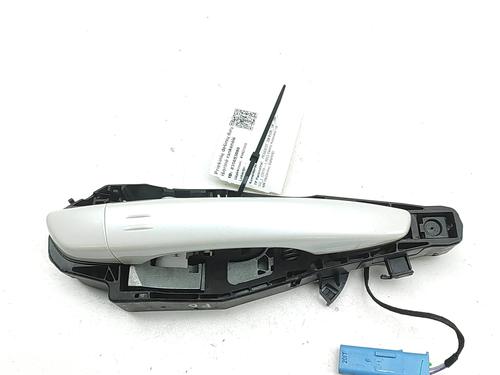 Used Front right exterior door handle Front right exterior door handle PEUGEOT 208 II (UB_, UP_, UW_, UJ_) e-208 (136 hp) 35767411 35767411