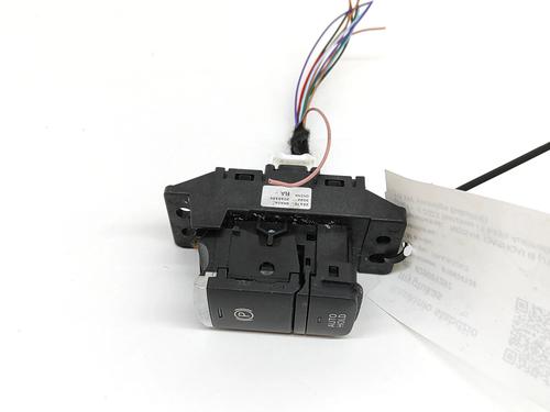 switch-nissan-qashqai-iii-j12-2021-28556140 main image