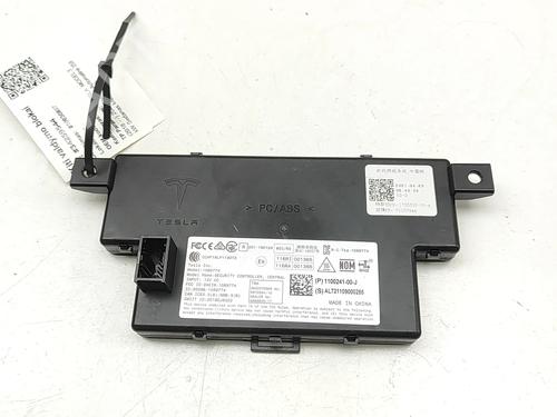 Used Electronic module Electronic module TESLA MODEL 3 (5YJ3) EV AWD (351 hp) 33392383 33392383