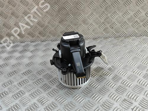 Used Heater blower motor PEUGEOT 5008 II (MC_, MJ_, MR_, M4_) 1.5 BlueHDi 130 (MCYHZJ, MCYHZR, MCYHZX) (131 hp) 28676449