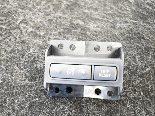 Used Switch NISSAN QASHQAI II (J11, J11_) 1.5 dCi (110 hp) 6742986