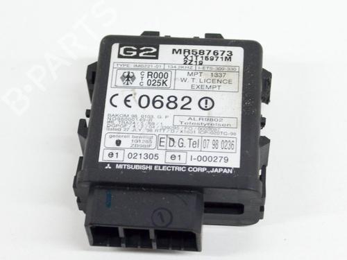 Used Electronic module MITSUBISHI PAJERO III (V7_W, V6_W) 3.5 (V65W, V75W) (203 hp) 8842960