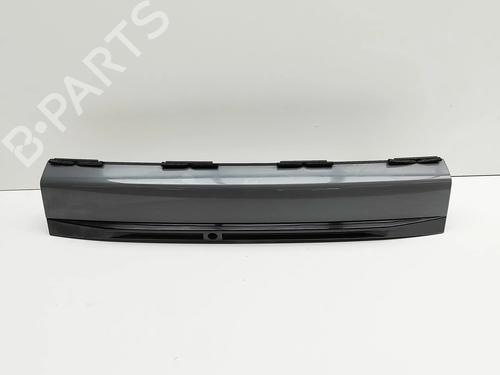 Pynteliste til bagklap Pynteliste til bagklap PEUGEOT 2008 II (UD_, US_, UY_, UJ_, UR_, UC_) e-2008 (UKZKXZ) (136 hp) 36180988 36180988