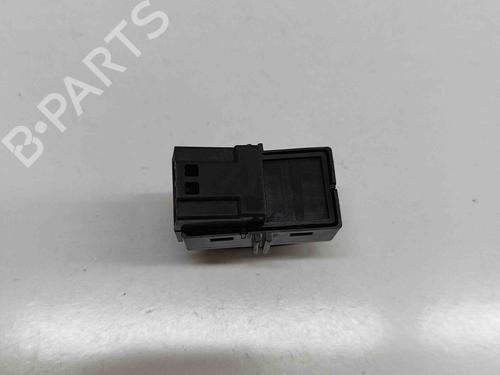 Switch VOLVO V60 II (225) B6 Mild-Hybrid AWD | BP29459365I30 