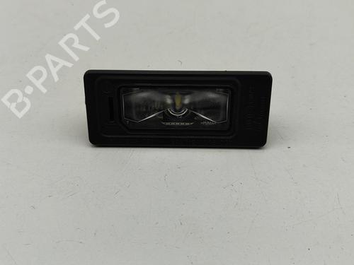 Used Licence plate light SKODA SUPERB III Estate (3V5) 2.0 TDI (150 hp) 28434549