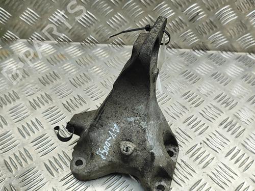 Used Engine mount Engine mount OPEL VIVARO A Bus (X83) 2.0 CDTI (F7, J7, A07) (90 hp) 33373039 33373039