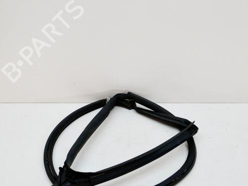 Rubber door seal TESLA MODEL S (5YJS) 90D AWD | BP14639482C142 