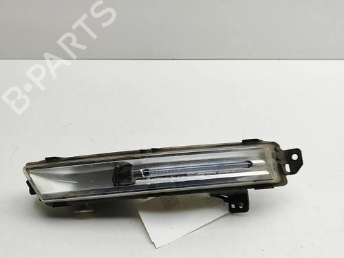 Used Left front fog light Left front fog light LAND ROVER DISCOVERY V (L462) 3.0 D 4x4 (211 hp) 33882992 33882992