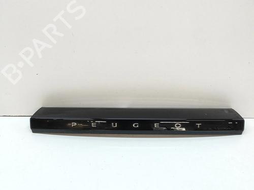 Used Tailgate trim Tailgate trim 29392358 29392358