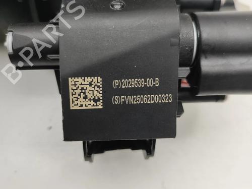 Tanklåg TESLA MODEL Y (5YJY) Long Range All-wheel Drive | BP30856801C131 