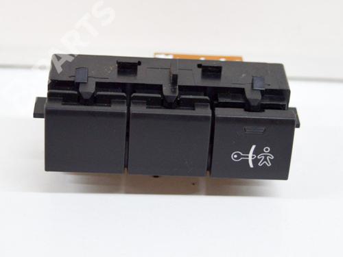 Used Switch Switch PEUGEOT 208 I (CA_, CC_) 1.2 VTI 82 (82 hp) 11113415 11113415