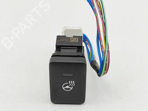 Commandes au volant MITSUBISHI OUTLANDER III (GG_W, GF_W, ZJ, ZL, ZK) 2.4 Hybrid 4WD (GG3W) (208 hp) 31903238