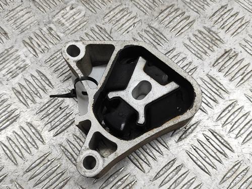 Used Engine mount MERCEDES-BENZ CLA Coupe (C117) CLA 200 CDI / d (117.308) (136 hp) 29458571