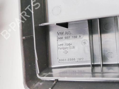 Fuse box SKODA KAROQ (NU7, ND7) 1.5 TSI | BP39590771E1 - Image 9