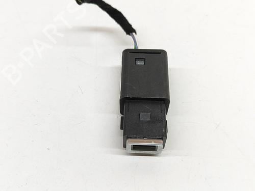 Elektronisk modul CITROËN C4 III (BA_, BB_, BC_) 1.2 PureTech 130 (BAHNSA, BAHNSB) (130 hp) 28557926