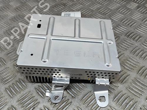 Used Electronic module TESLA MODEL Y (5YJY) EV Performance All-wheel Drive (534 hp) 31296990