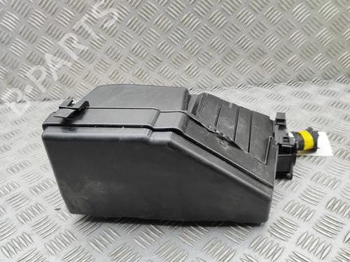 Used Fuse box Fuse box 38495054 38495054