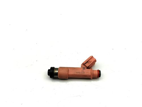 Used Injector Injector TOYOTA YARIS (_P13_) 1.5 Hybrid (NHP130_) (101 hp) 33389853 33389853