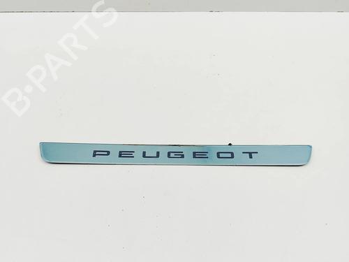 Trittbrett für Trittbrett PEUGEOT 2008 II (UD_, US_, UY_, UJ_, UR_, UC_) e-2008 (UKZKXZ) (136 hp) 36181079 36181079