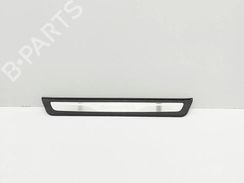 Used Right sideskirt Right sideskirt 39485630 39485630