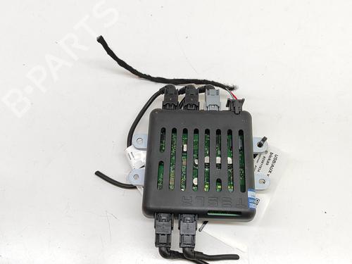 Elektronisk modul TESLA MODEL X (5YJX) P100D AWD | BP25218063M83 