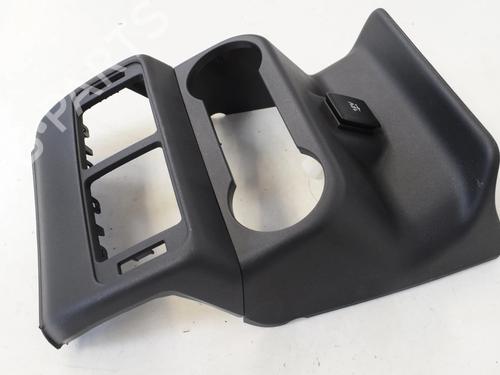 middle-console-land-rover-range-rover-velar-l560-2017-30826190 main image