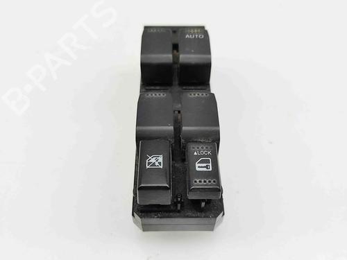 Used Right front window switch Right front window switch SUZUKI GRAND VITARA II (JT, TE, TD) 2.4 All-wheel Drive (JT424, JB424, TDA4) (166 hp) 29569998 29569998
