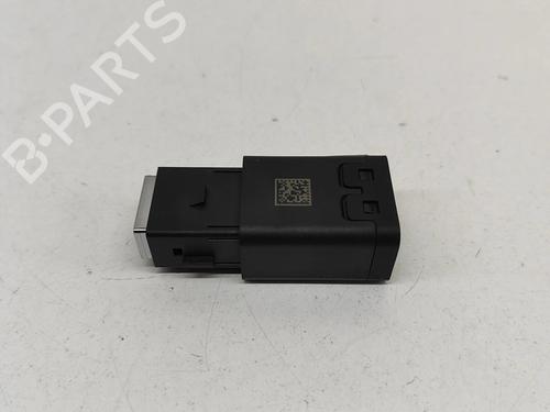 Used Electronic module PEUGEOT 2008 II (UD_, US_, UY_, UJ_, UR_, UC_) 1.2 PureTech 130 (USHNS, URHNS) (130 hp) 28553235