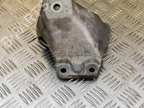 Used Engine mount Engine mount BMW 5 (F10) 520 d (190 hp) 14667140 14667140