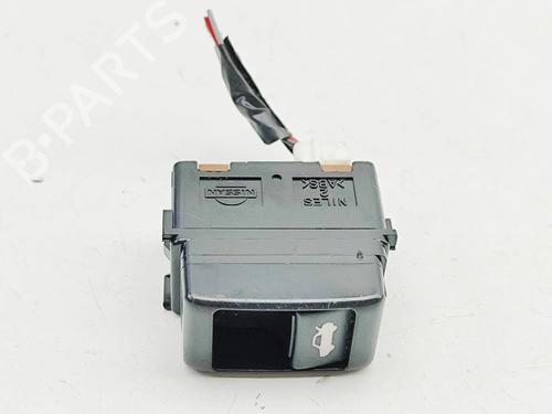 Used Switch Switch NISSAN 370Z Coupe (Z34) 3.7 (332 hp) 33985651 33985651