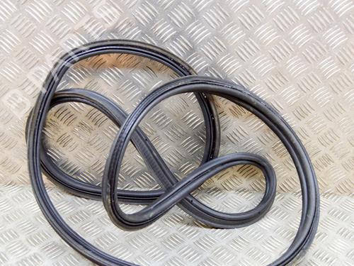 Used Rubber door seal OPEL CROSSLAND X / CROSSLAND (P17, P2QO) 1.2 (75) (110 hp) 14646588