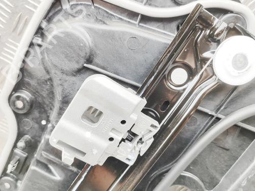 Rudehejsemekanisme venstre bagtil TESLA MODEL 3 (5YJ3) EV | BP37445370C24 - Image 4