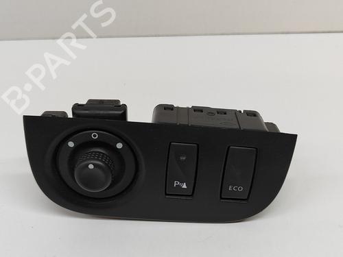 Used Switch DACIA SANDERO II TCe 90 (B8M1, B8MA, B8AC) (90 hp) 18739677