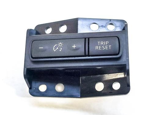 Used Switch NISSAN QASHQAI II (J11, J11_) 1.2 DIG-T (115 hp) 6760320