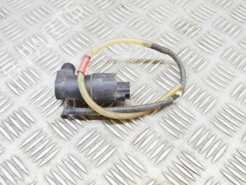 Used Washer pump TOYOTA YARIS (_P13_) 1.5 Hybrid (NHP130_, NHP130) (101 hp) 14652327