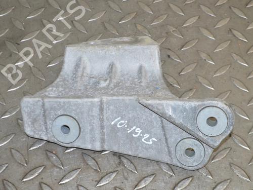 Used Engine mount Engine mount MASERATI LEVANTE SUV (M161) 3.0 Q4 (350 hp) 33346860 33346860