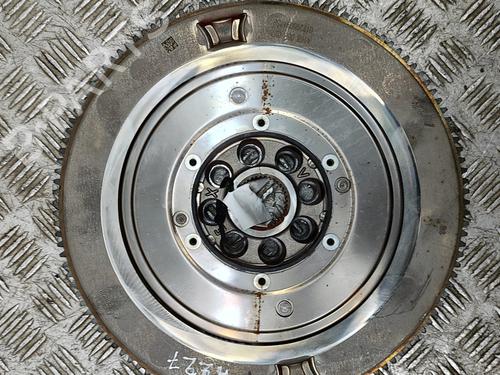 Used Flywheel BMW 5 (G30, F90) 530 e Plug-in-Hybrid xDrive (252 hp) 17374679