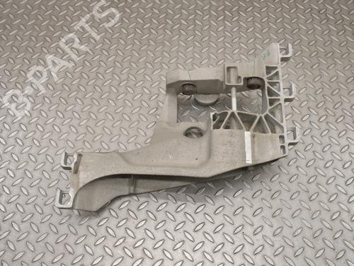 Used Gearbox mount Gearbox mount LAND ROVER RANGE ROVER VELAR (L560) 2.0 D180 TD4 4x4 (180 hp) 33356449 33356449