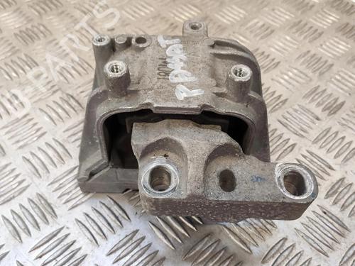 Engine mount VW PASSAT B7 Variant (365) 2.0 TDI | BP6757199M89