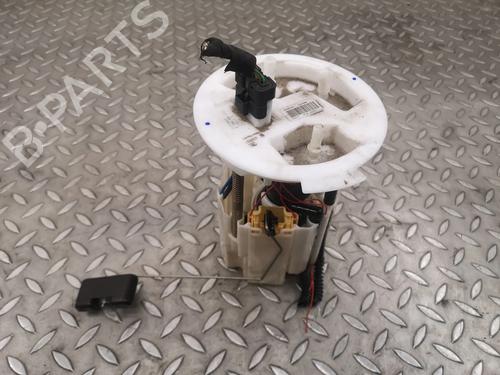 Used Fuel pump VOLVO V60 I (155) D2 (120 hp) 31216897