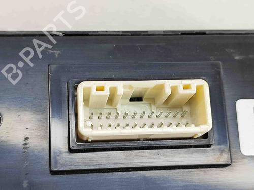 Switch SSANGYONG KORANDO (C300) E-Motion | BP27776821I30