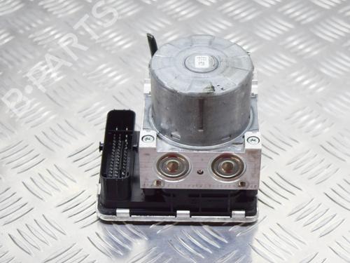 Used ABS pump AUDI Q2 (GAB, GAG) 1.6 TDI (115 hp) 6768365
