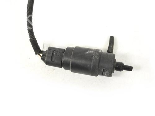 Used Washer pump Washer pump IVECO DAILY V Van 29S13, 29L13, 35C13, 35S13, 40C13, 40S13 (126 hp) 33348007 33348007