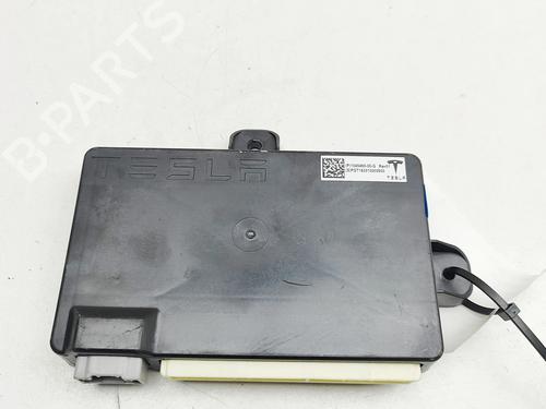 Used Electronic module Electronic module TESLA MODEL X (5YJX) P100D AWD (772 hp) 34443940 34443940