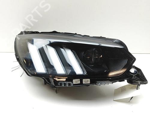 Used Right headlight PEUGEOT 2008 II (UD_, US_, UY_, UJ_, UR_, UC_) e-2008 (UKZKXZ) (136 hp) 30131313