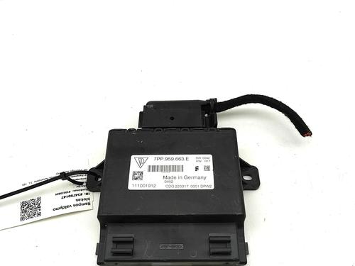 Used Electronic module Electronic module VW TOUAREG (7P5, 7P6) 3.0 V6 TDI (262 hp) 33400521 33400521