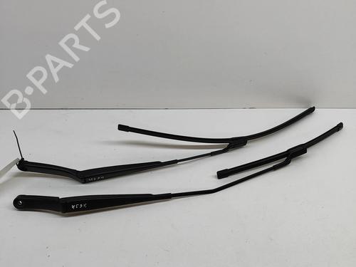 Used Front windshield wiper arm SKODA KAROQ (NU7, ND7) 1.5 TSI (150 hp) 22351634